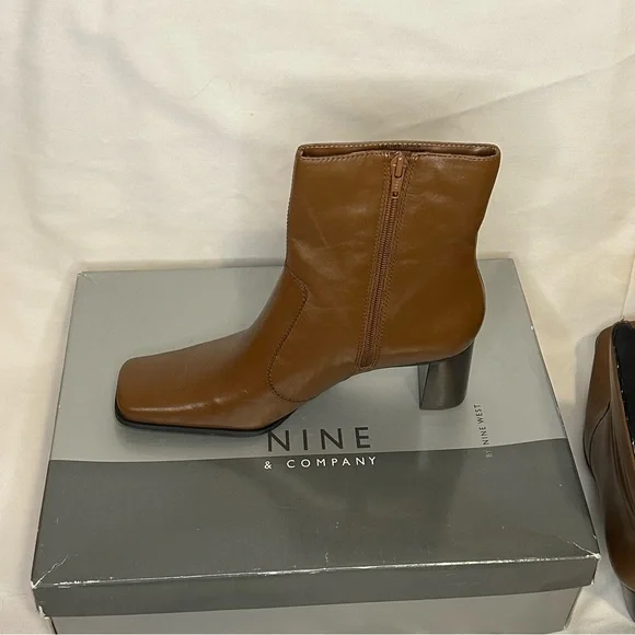 NINE & CO REACHOUT MED BRN LEATHER ANKLE BOOTS, NWT,8M,SQUARE TOE,HEEL 2 1/2”. - Picture 5 of 9